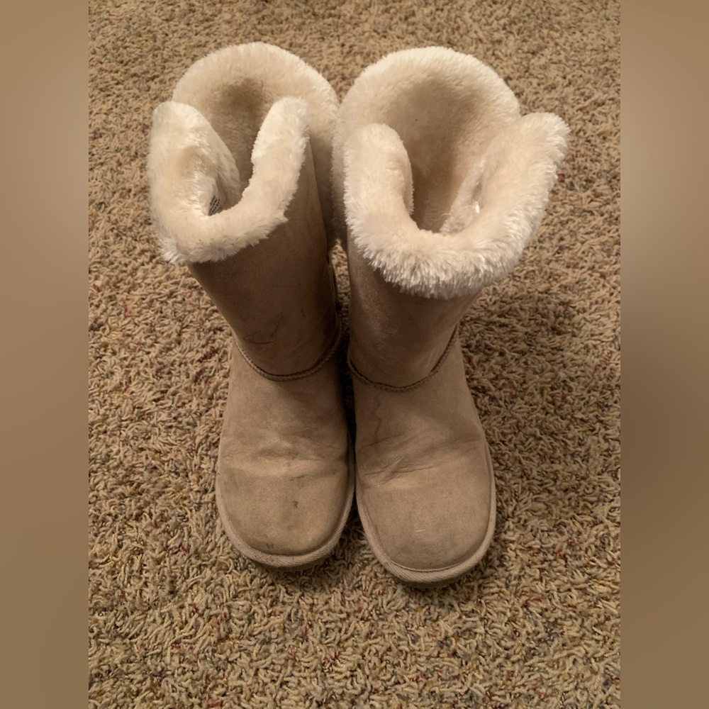 Boots - Picture 2 of 3